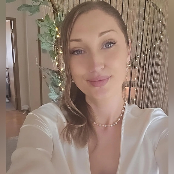 Welcome to my closet! ✨️ - Picture 1 of 1